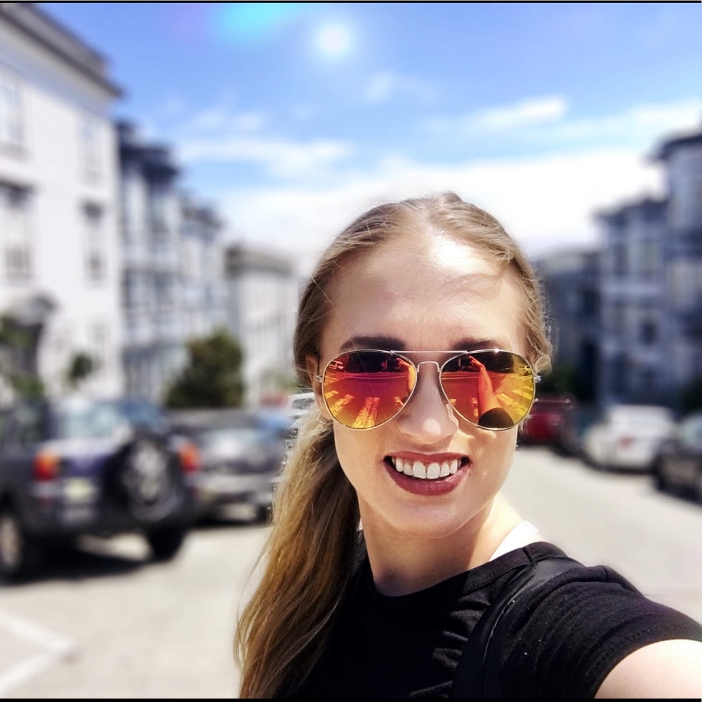 Meet your Posher, Jennifer